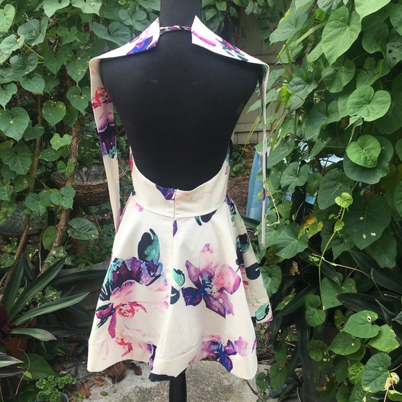 Luxxel open back, twirly skirt dress size M - Picture 4 of 9